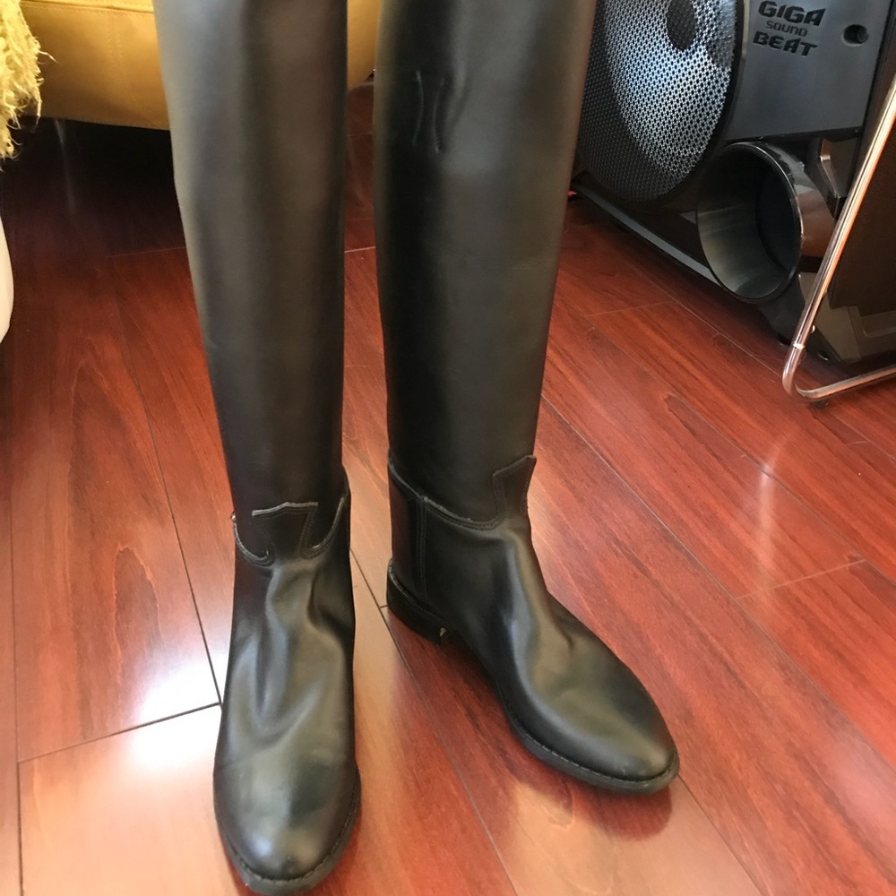 19” Tall Leather Ridding Boots 7 Women’s